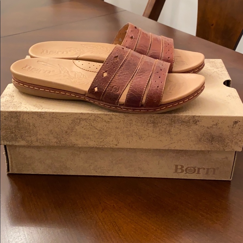 Born women’s sandals size 9
